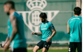 Isco sigue con el grupo en la última sesión de entrenamiento antes de recibir al Braga Isco sigue con el grupo en la última sesión de entrenamiento antes de recibir al Braga