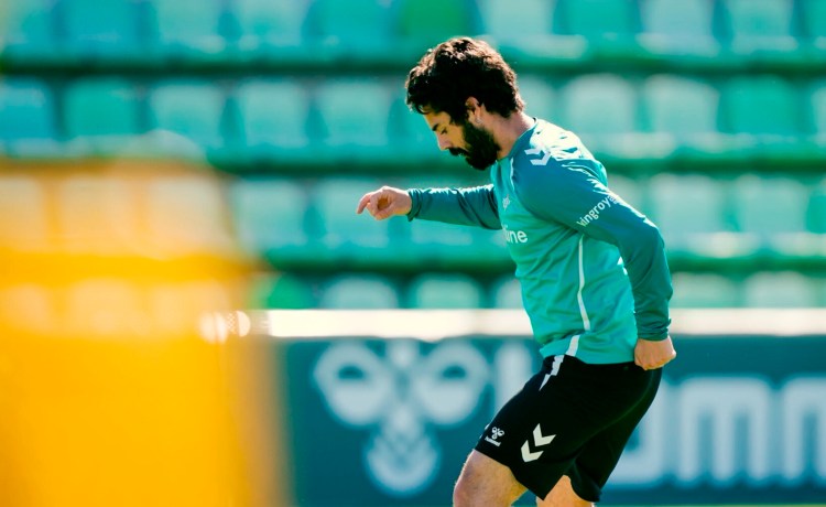 ¡Vuelve Isco! El capitán entra en la lista de Pellegrini frente al Braga ¡Vuelve Isco! El capitán entra en la lista de Pellegrini frente al Braga