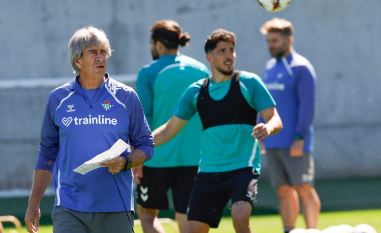 Pellegrini: «No creo que haya ningún bético con pesimismo o desilusión por lo que está haciendo el equipo» Pellegrini: «No creo que haya ningún bético con pesimismo o desilusión por lo que está haciendo el equipo»