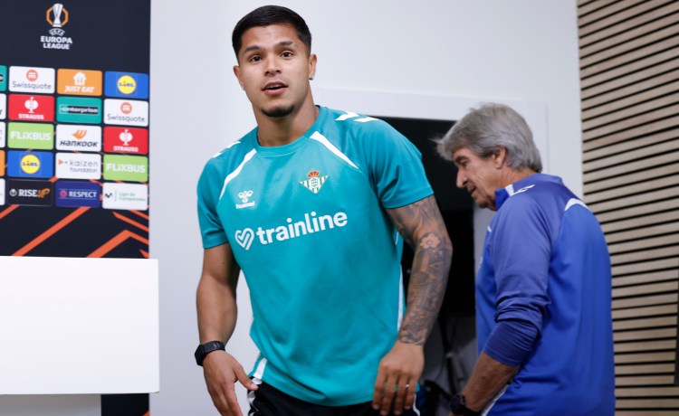 Cucho Hernández: «Cualquier delantero que tenga a Isco al lado lo va a hacer mejor» Cucho Hernández: «Cualquier delantero que tenga a Isco al lado lo va a hacer mejor»