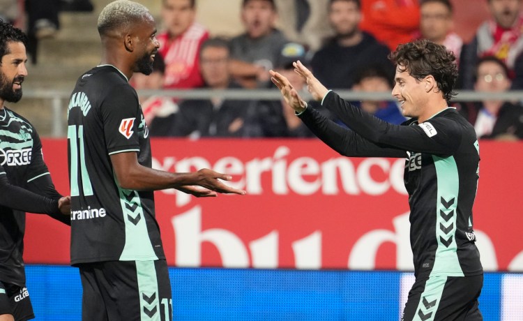 Del regreso de Isco a la necesaria aparición de Riquelme y Bakambu Del regreso de Isco a la necesaria aparición de Riquelme y Bakambu