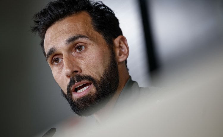 Arbeloa recoge cable con Carvajal Arbeloa recoge cable con Carvajal