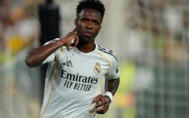 Doble mensaje de Vinicius tras su gol en el Benito Villamarín Doble mensaje de Vinicius tras su gol en el Benito Villamarín