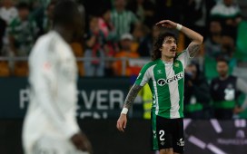 Bellerín: «Lunin las sacaba todas, creo que nos merecimos un poco más» Bellerín: «Lunin las sacaba todas, creo que nos merecimos un poco más»