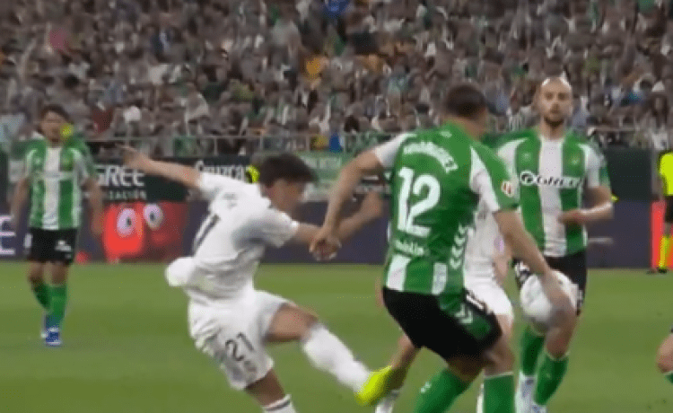 Dos posibles manos polémicas en La Cartuja Dos posibles manos polémicas en La Cartuja