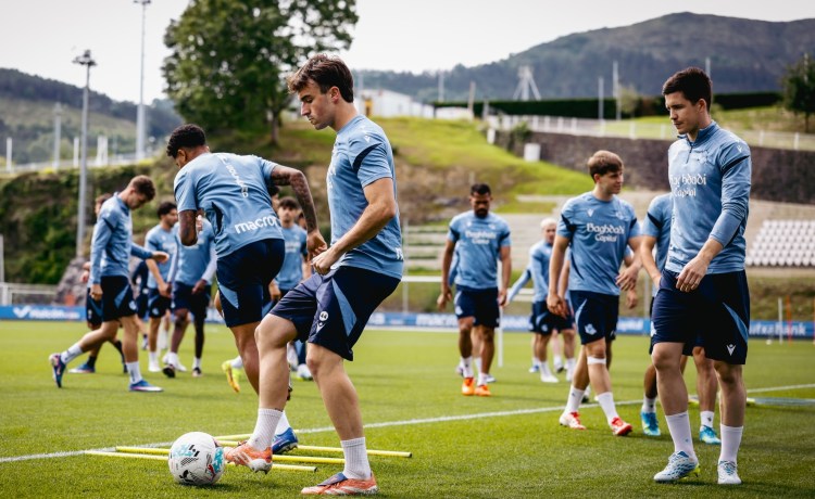 Matarazzo no llama aún a Zubeldia y Karrikaburu para recibir al Betis y echa mano de nuevo de varios del Sanse Matarazzo no llama aún a Zubeldia y Karrikaburu para recibir al Betis y echa mano de nuevo de varios del Sanse