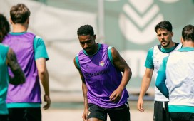 La lista para Anoeta, con Junior y sin Adrián y los lesionados Bartra y Ortiz La lista para Anoeta, con Junior y sin Adrián y los lesionados Bartra y Ortiz