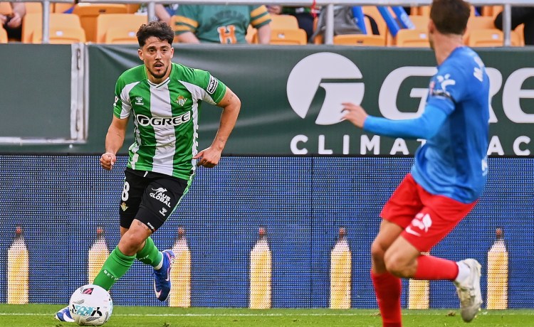 Fornals: «Será mi primera vez en la Champions con este club, que me rescató en un momento de oscuridad» Fornals: «Será mi primera vez en la Champions con este club, que me rescató en un momento de oscuridad»