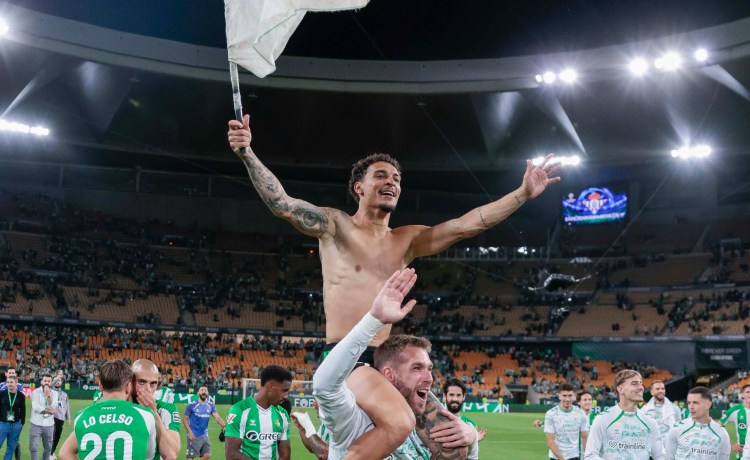Antony: «Me siento muy feliz de formar parte de este equipo y de este club al que quiero mucho» Antony: «Me siento muy feliz de formar parte de este equipo y de este club al que quiero mucho»
