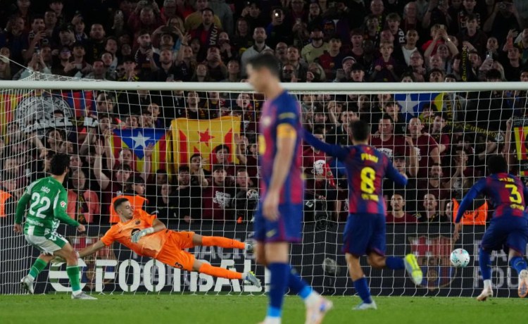 La explicación de Cuadra Fernández del penalti de Gavi a Isco La explicación de Cuadra Fernández del penalti de Gavi a Isco