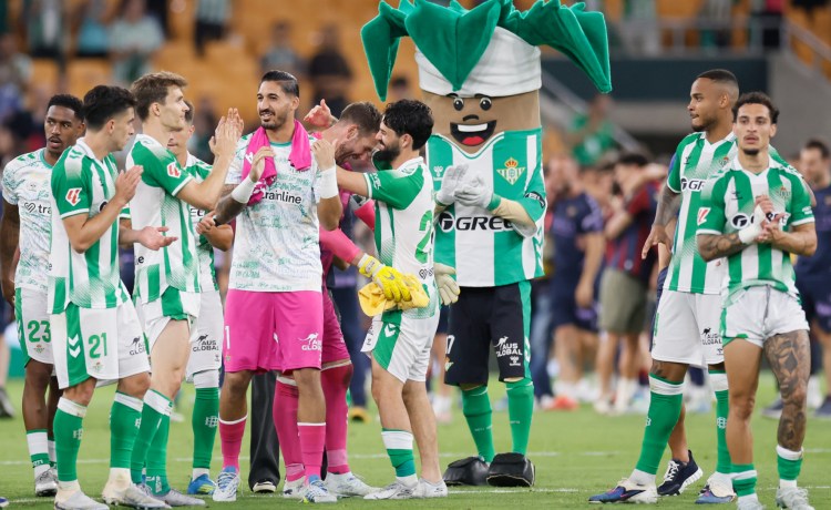 Sólo Barcelona y Real Madrid han perdido menos partidos que el Betis esta temporada en LaLiga Sólo Barcelona y Real Madrid han perdido menos partidos que el Betis esta temporada en LaLiga