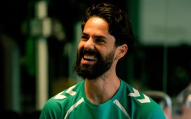 El vaso medio lleno del Betis: sin sus grandes estrellas en el Mundial, pero con el grupo en la pretemporada El vaso medio lleno del Betis: sin sus grandes estrellas en el Mundial, pero con el grupo en la pretemporada