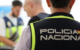 La Policía culmina una operación en Sevilla contra radicales con 28 detenidos La Policía culmina una operación en Sevilla contra radicales con 28 detenidos