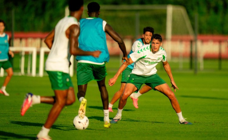 Estrenos e incógnitas en el primer test de pretemporada: Fran García, Facundo Bernal, Deossa, Guilherme… Estrenos e incógnitas en el primer test de pretemporada: Fran García, Facundo Bernal, Deossa, Guilherme…