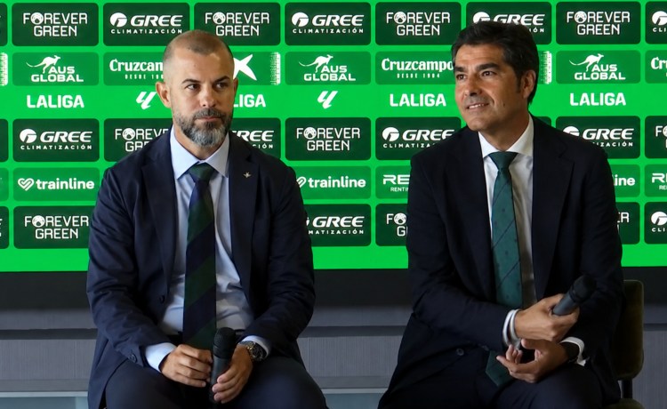 El Betis descarta el fichaje de un pivote y se centra en Ceballos El Betis descarta el fichaje de un pivote y se centra en Ceballos