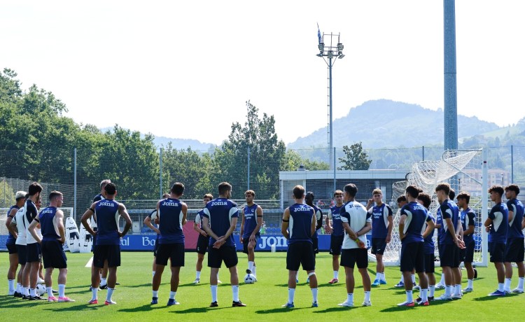 La Real visitará al Betis sin Gorrotxategi, Marín y Guedes, y sin fichajes La Real visitará al Betis sin Gorrotxategi, Marín y Guedes, y sin fichajes