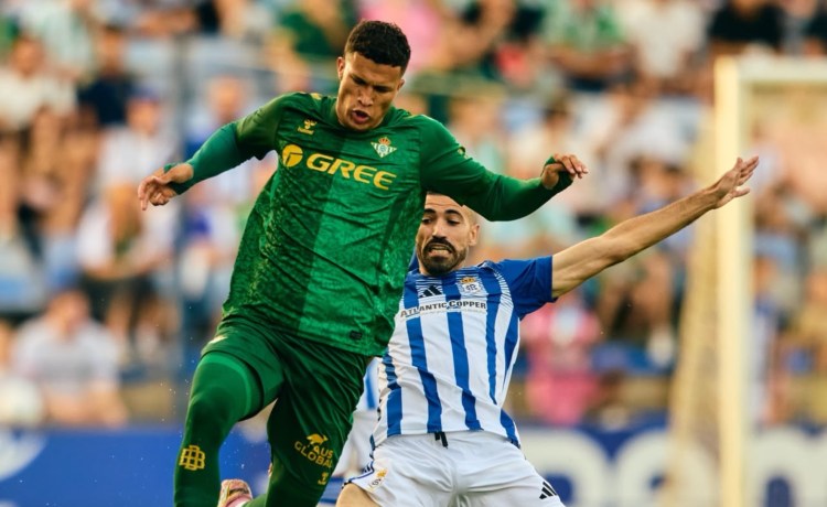 Deossa no viaja con el Betis a Granada y su salida parece inminente Deossa no viaja con el Betis a Granada y su salida parece inminente