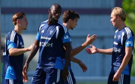 Paco Esteban llama a la puerta de LaLiga con un doblete con mensaje para el Lecce Paco Esteban llama a la puerta de LaLiga con un doblete con mensaje para el Lecce