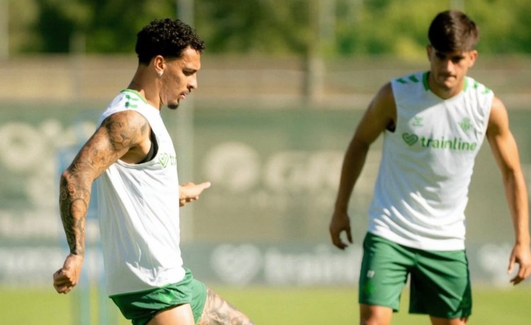 Morante vuelve al grupo en la sesión a puerta cerrada del domingo Morante vuelve al grupo en la sesión a puerta cerrada del domingo