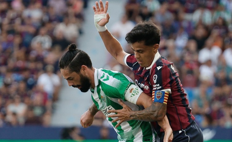 Isco hace autocrítica: «Hoy hemos regalado; y cuando regalas en la élite, se hace mucho más complicado» Isco hace autocrítica: «Hoy hemos regalado; y cuando regalas en la élite, se hace mucho más complicado»