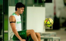 El Betis vuelve a apurar el mercado: lunes para vender… y martes para intentar fichar El Betis vuelve a apurar el mercado: lunes para vender… y martes para intentar fichar
