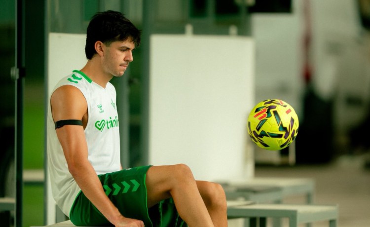 El Betis vuelve a apurar el mercado: lunes para vender… y martes para intentar fichar El Betis vuelve a apurar el mercado: lunes para vender… y martes para intentar fichar