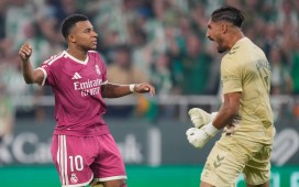 Valles tenía estudiados los penaltis de Mbappé: «Tenía claro dónde me iba a tirar si él lanzaba…» Valles tenía estudiados los penaltis de Mbappé: «Tenía claro dónde me iba a tirar si él lanzaba…»