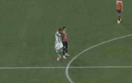 Ethan Mbappé, expulsado por agredir a Natan en el Lille – Real Betis Ethan Mbappé, expulsado por agredir a Natan en el Lille – Real Betis