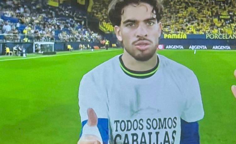 Insultos y amenazas a Abde por lucir una camiseta de apoyo a Ceuta: «Traidor, cobarde, es Marruecos…» Insultos y amenazas a Abde por lucir una camiseta de apoyo a Ceuta: «Traidor, cobarde, es Marruecos…»