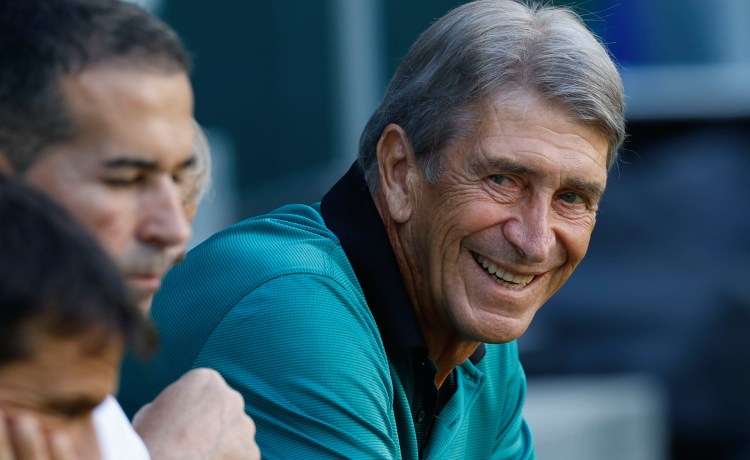 Pellegrini: «Tener 15 puntos de 18 no es fácil, y menos con un partido de Champions en medio» Pellegrini: «Tener 15 puntos de 18 no es fácil, y menos con un partido de Champions en medio»