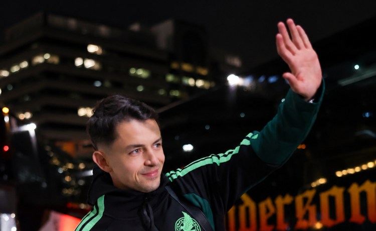 Fidalgo asume la exigencia de un Betis de Champions: «Somos ocho jugadores para tres posiciones» Fidalgo asume la exigencia de un Betis de Champions: «Somos ocho jugadores para tres posiciones»