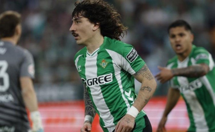 La Fiscalía investiga al youtuber Iñaki Angulo por sus declaraciones homófobas sobre Héctor Bellerín La Fiscalía investiga al youtuber Iñaki Angulo por sus declaraciones homófobas sobre Héctor Bellerín