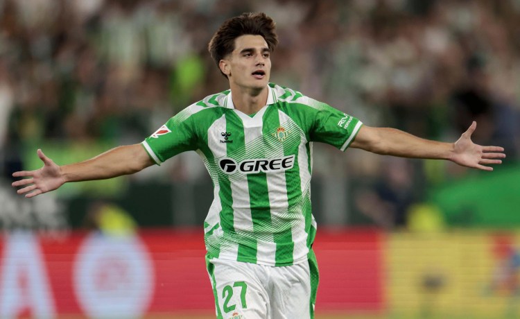 La primera gran ‘faena’ de Morante con el Betis La primera gran ‘faena’ de Morante con el Betis
