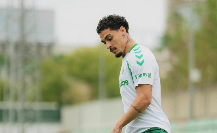 Antony trabaja con el grupo y apunta a estar disponible ante el Oporto Antony trabaja con el grupo y apunta a estar disponible ante el Oporto