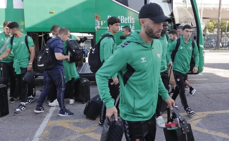 El Betis cierra la renovación de Pezzella El Betis cierra la renovación de Pezzella