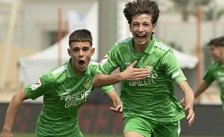 El Betis espanta el interés del Atlético de Madrid por su canterano Hugo Gómez El Betis espanta el interés del Atlético de Madrid por su canterano Hugo Gómez
