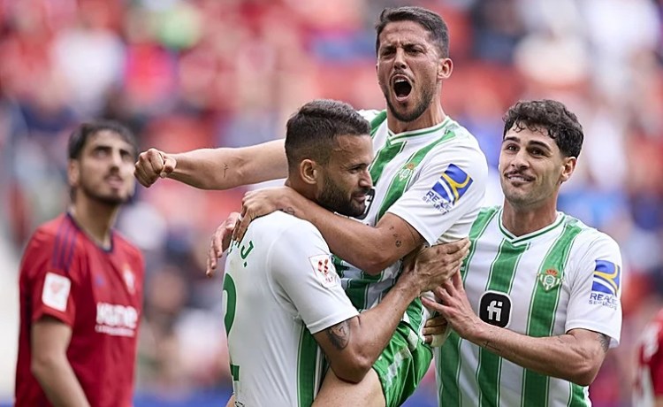 Fornals, Rodri y Rober entrenan individualmente antes de la pretemporada Fornals, Rodri y Rober entrenan individualmente antes de la pretemporada
