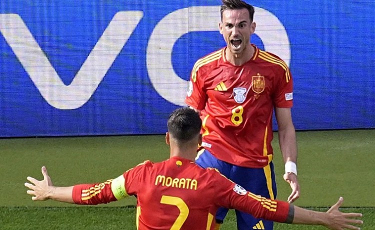 Las redes béticas se vuelcan con el partidazo de Fabián ante Croacia Las redes béticas se vuelcan con el partidazo de Fabián ante Croacia