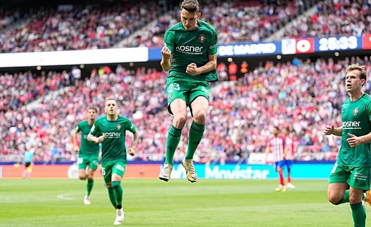 Raúl hereda el ‘9’ del Chimy Ávila y espera rebelarse en Osasuna Raúl hereda el ‘9’ del Chimy Ávila y espera rebelarse en Osasuna