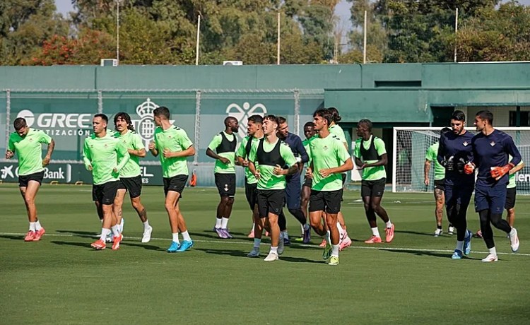 Trabajo en el gimnasio para Johnny y Vitor Roque Trabajo en el gimnasio para Johnny y Vitor Roque