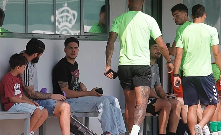 Isco no se pierde el partido entre el Betis Deportivo y el Ceuta Isco no se pierde el partido entre el Betis Deportivo y el Ceuta