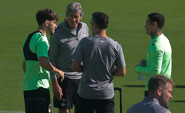 Pellegrini, sobre los insultos al Chimy: «Lo sucedido en Pamplona es lamentable» Pellegrini, sobre los insultos al Chimy: «Lo sucedido en Pamplona es lamentable»