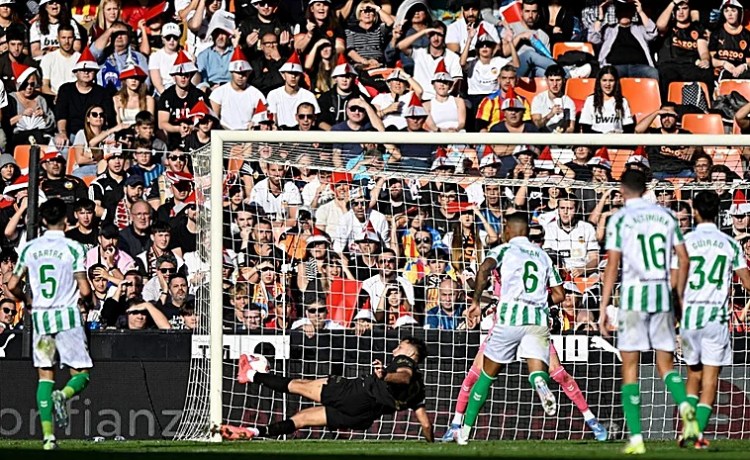 El Betis no encajaba cuatro goles desde enero, ante el Barcelona El Betis no encajaba cuatro goles desde enero, ante el Barcelona