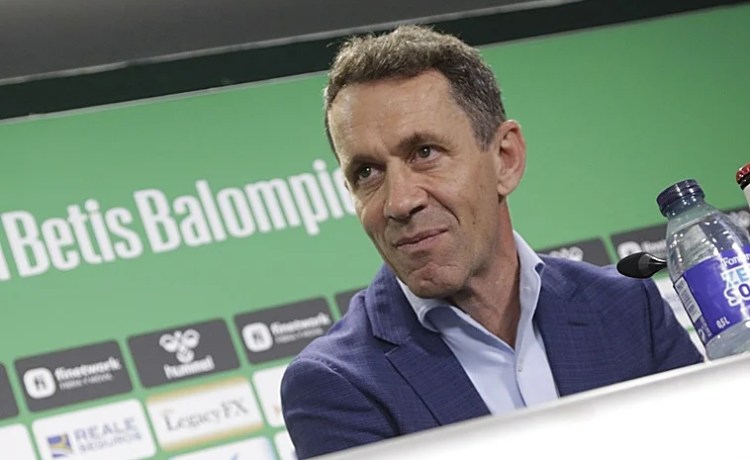 Planes, sobre Pellegrini: «Cuestionan a Guardiola y fíjese lo que ha ganado; Manuel va a sacar el año» Planes, sobre Pellegrini: «Cuestionan a Guardiola y fíjese lo que ha ganado; Manuel va a sacar el año»