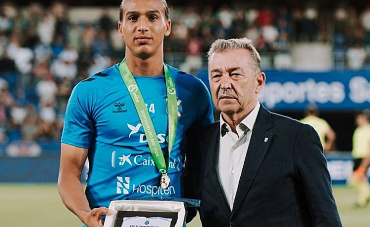 Betis y Tenerife romperán la cesión de Yanis y el delantero apunta al Hércules Betis y Tenerife romperán la cesión de Yanis y el delantero apunta al Hércules