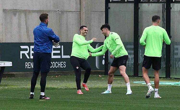 El Betis y Juanmi avanzan en la búsqueda de una salida El Betis y Juanmi avanzan en la búsqueda de una salida