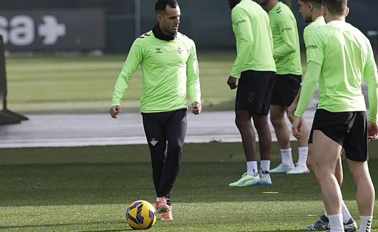 El Betis libera espacio para atacar las opciones A en el mercado El Betis libera espacio para atacar las opciones A en el mercado