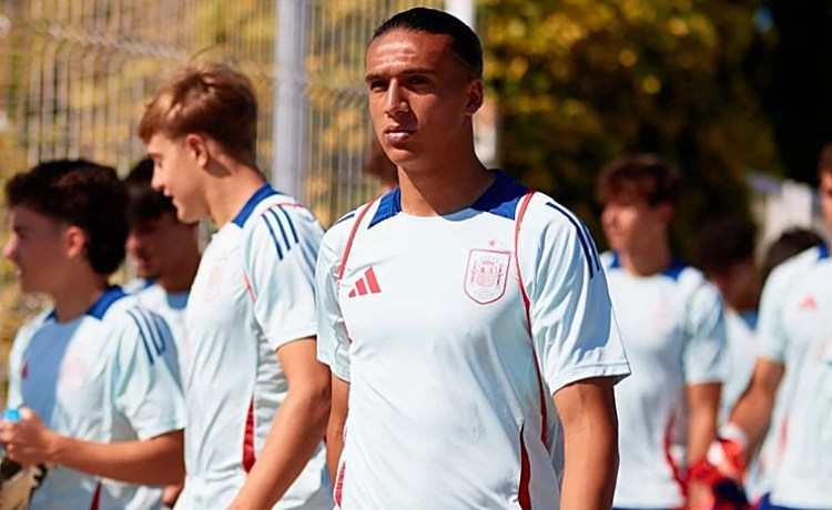 Yanis, operado de menisco en Sevilla Yanis, operado de menisco en Sevilla