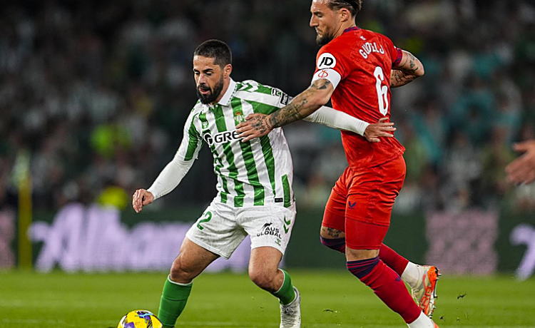 De la Fuente, sobre Isco: «Esto va más allá de traer al jugador de mi club» De la Fuente, sobre Isco: «Esto va más allá de traer al jugador de mi club»
