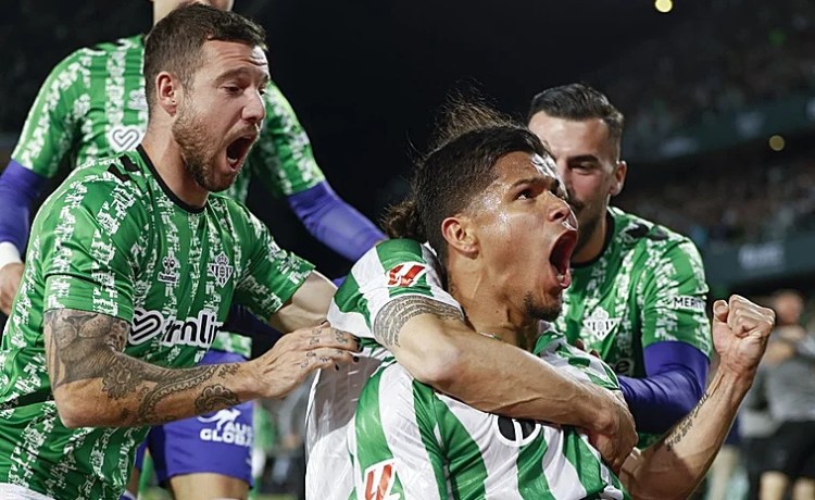 Cucho Hernández y el pase en el derbi: «Con Isco tienes que estar preparado, cualquier cosa puede pasar» Cucho Hernández y el pase en el derbi: «Con Isco tienes que estar preparado, cualquier cosa puede pasar»